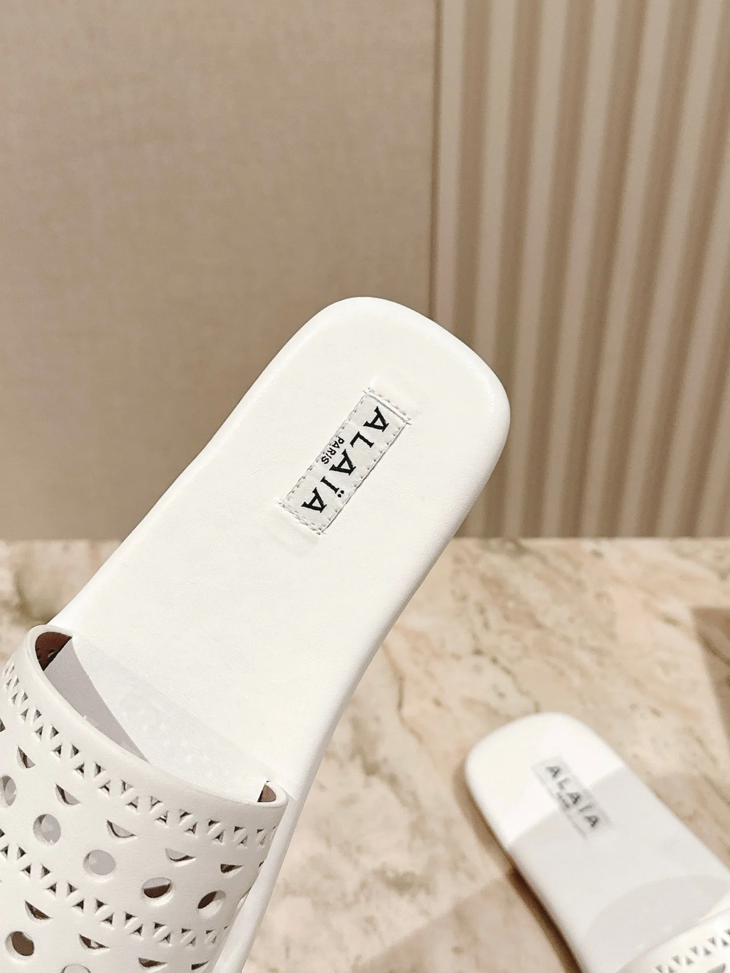 Alaia 2025 Hollow Slippers White Leather 293655 - Image 5