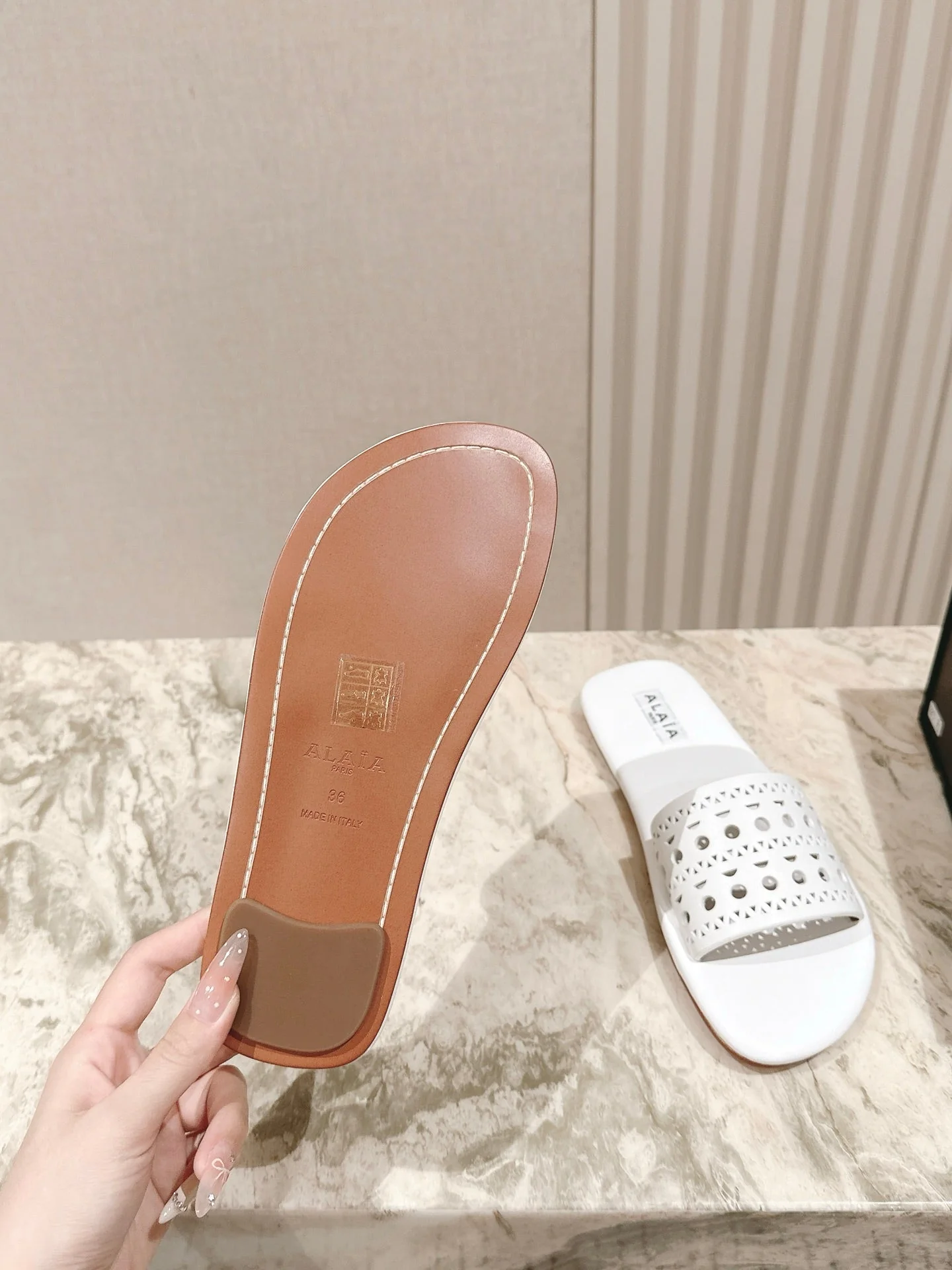 Alaia 2025 Hollow Slippers White Leather 293655 - Image 4