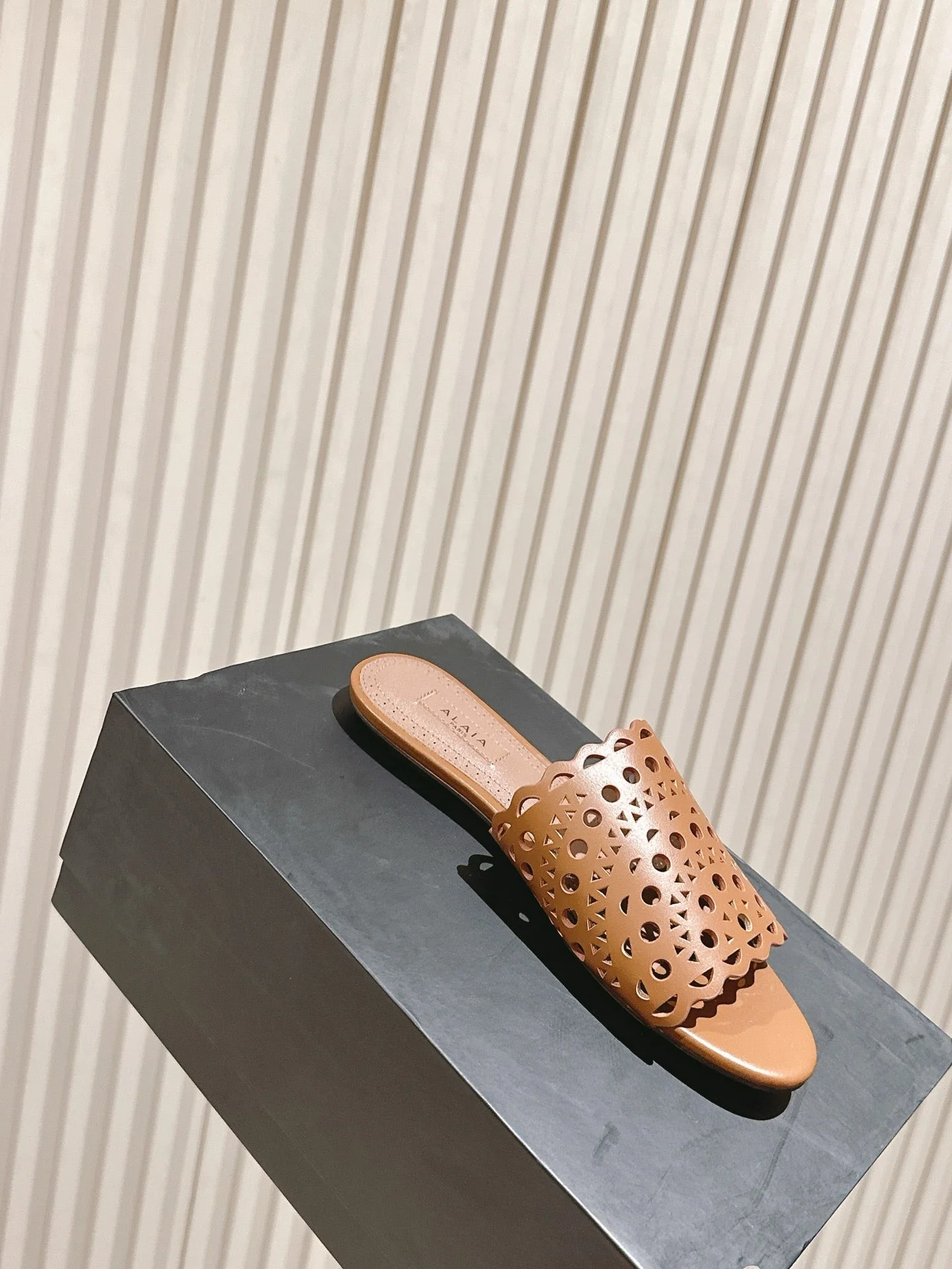 Alaia 2025 Vienne Slippers Brown Lambskin 293658 - Image 2