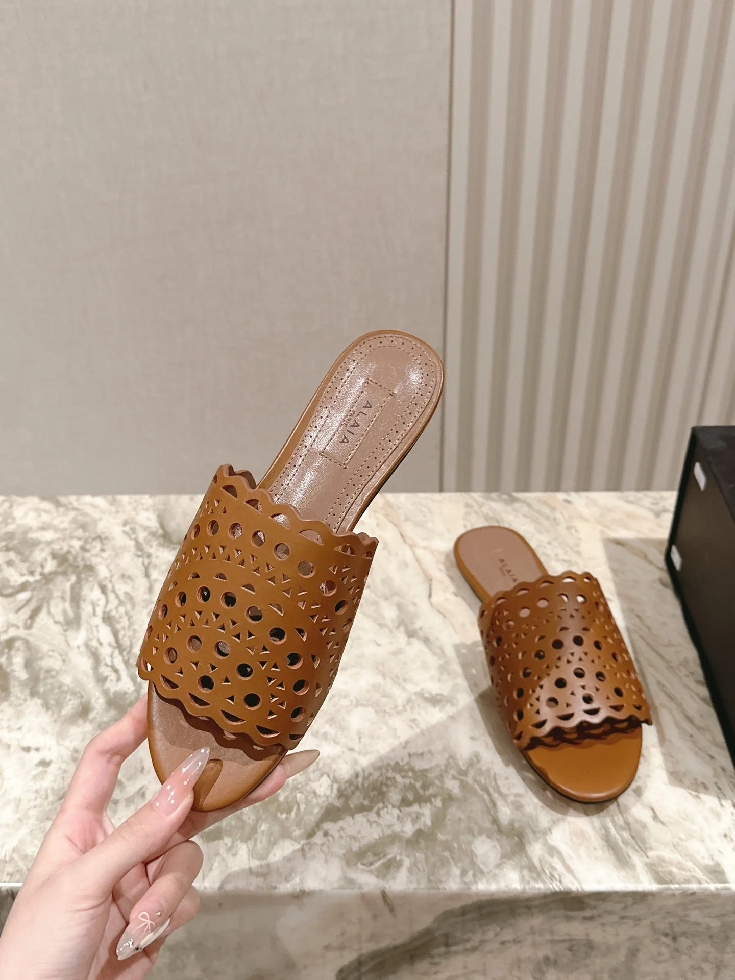 Alaia 2025 Vienne Slippers Brown Lambskin 293658 - Image 5