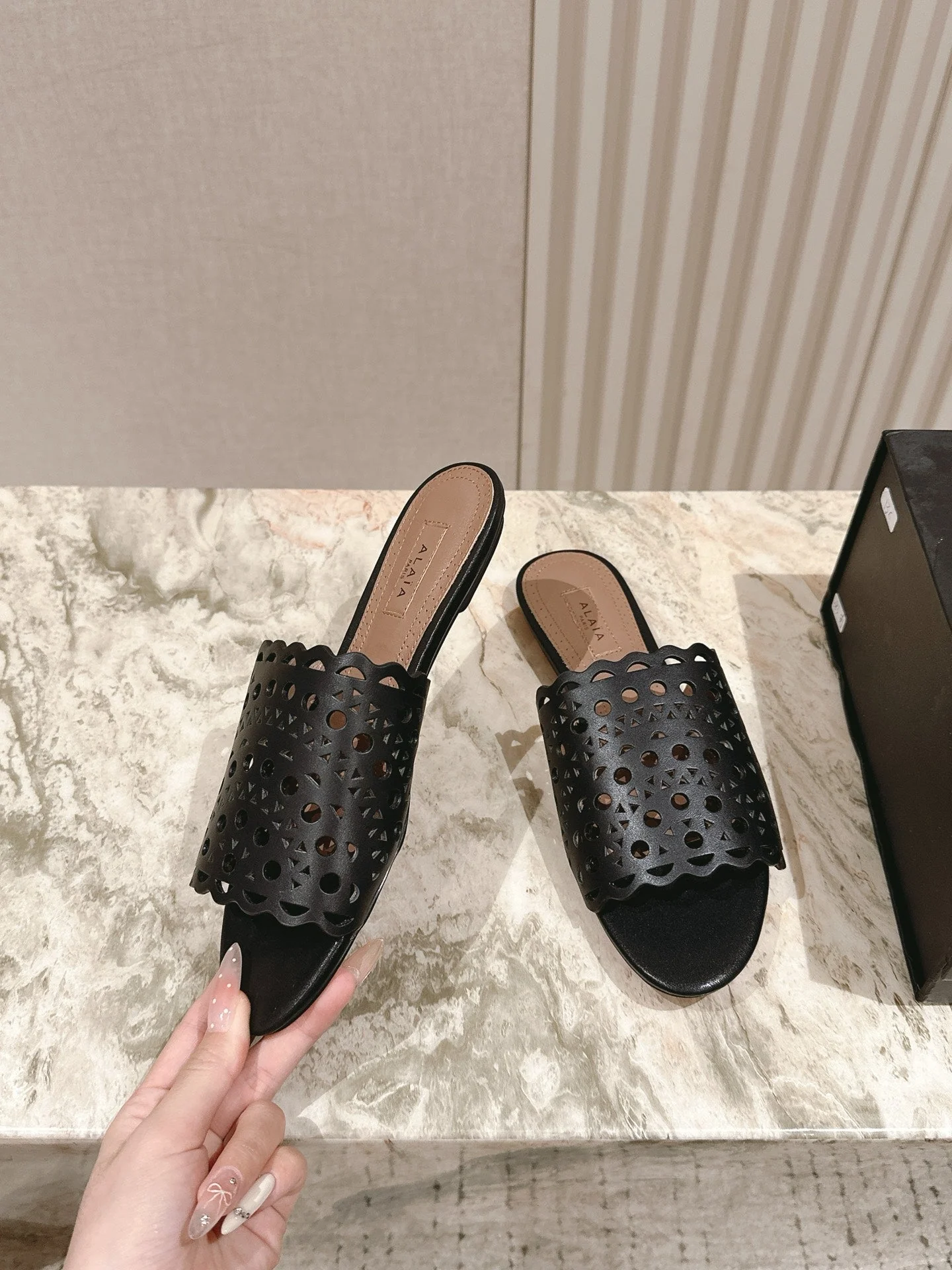 Alaia 2025 Vienne Slippers Black Lambskin 293659 - Image 2