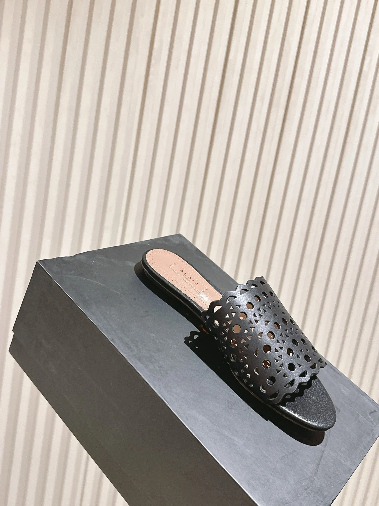 Alaia 2025 Vienne Slippers Black Lambskin 293659 - Image 7