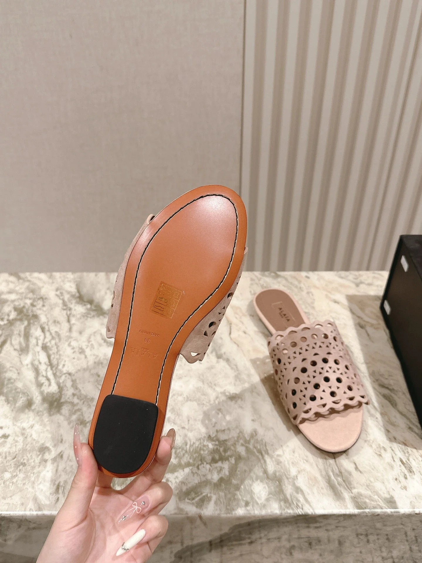 Alaia 2025 Vienne Slippers Pink Lambskin 293660 - Image 7