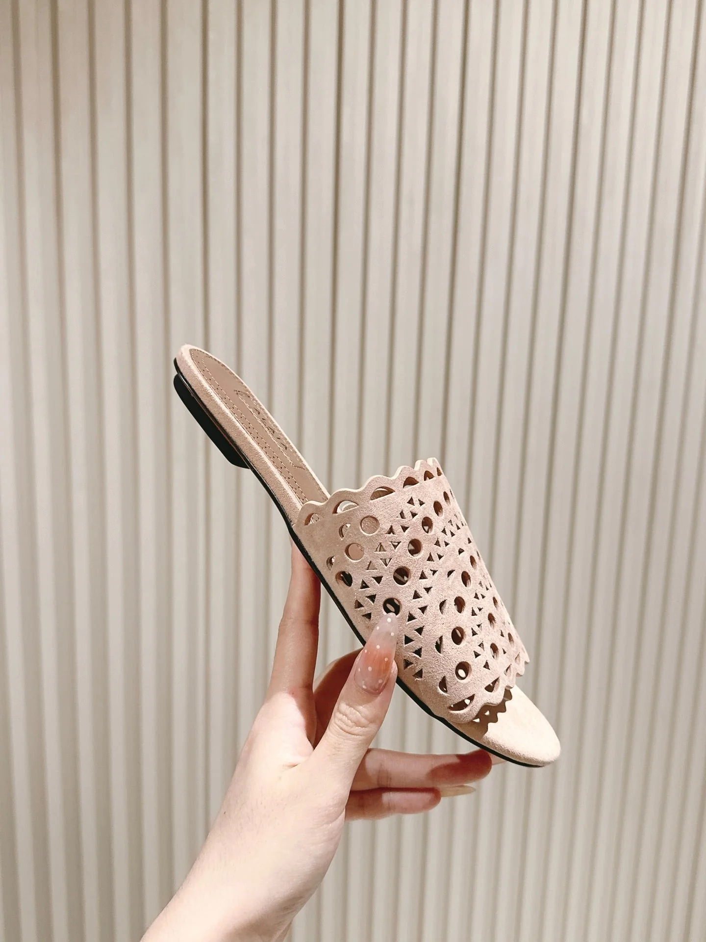 Alaia 2025 Vienne Slippers Pink Lambskin 293660 - Image 9