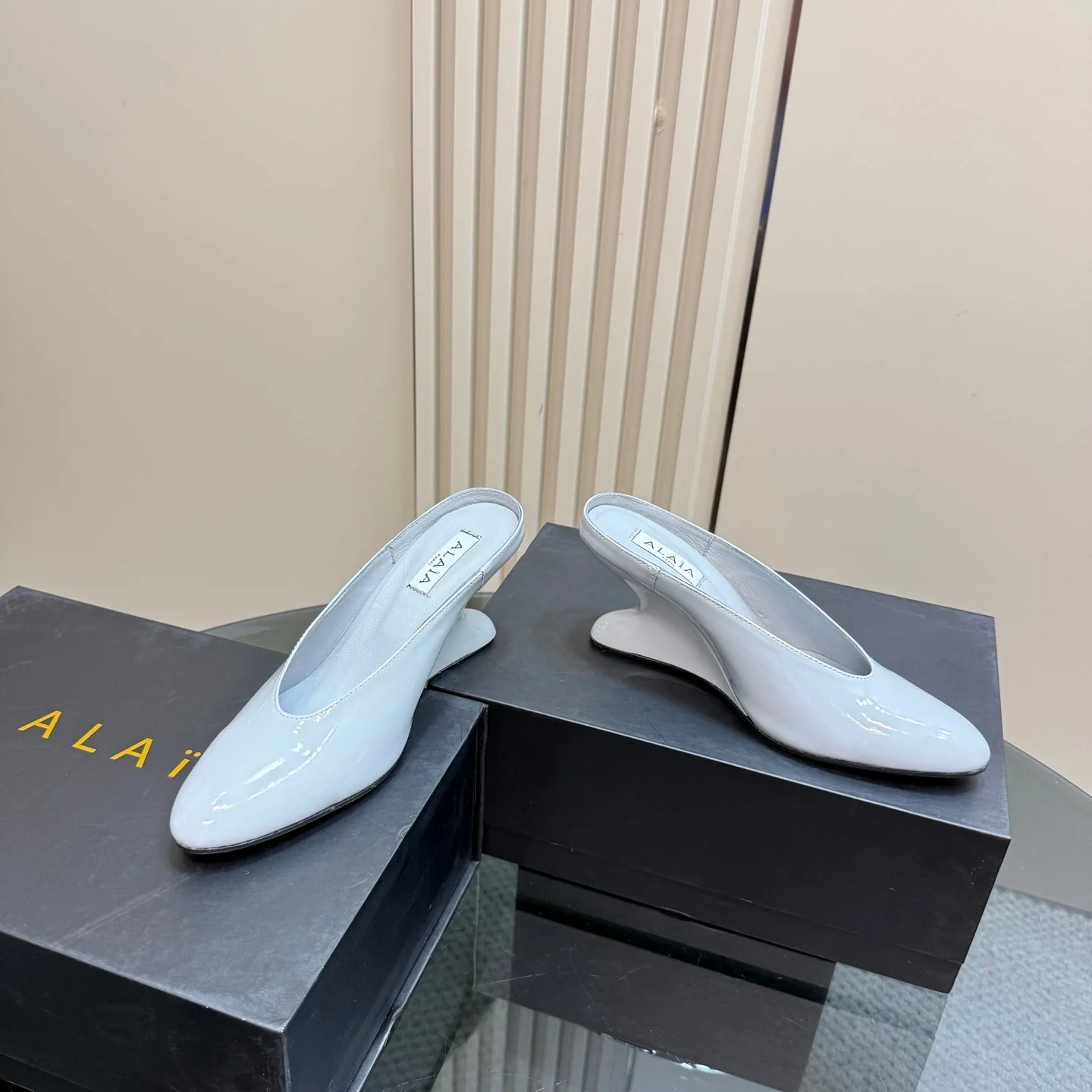 Alaia 2025 Curve Wedge Mules Ivory Lambskin 299671 - Image 3