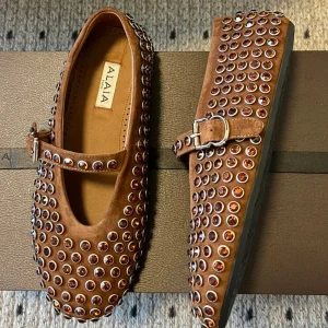 Alaia 25 Strass Ballet Flats Brown Suede Goatskin 303723