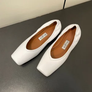 ALAIA BALLET FLATS IN WHITE SMOOTH CALFSKIN
