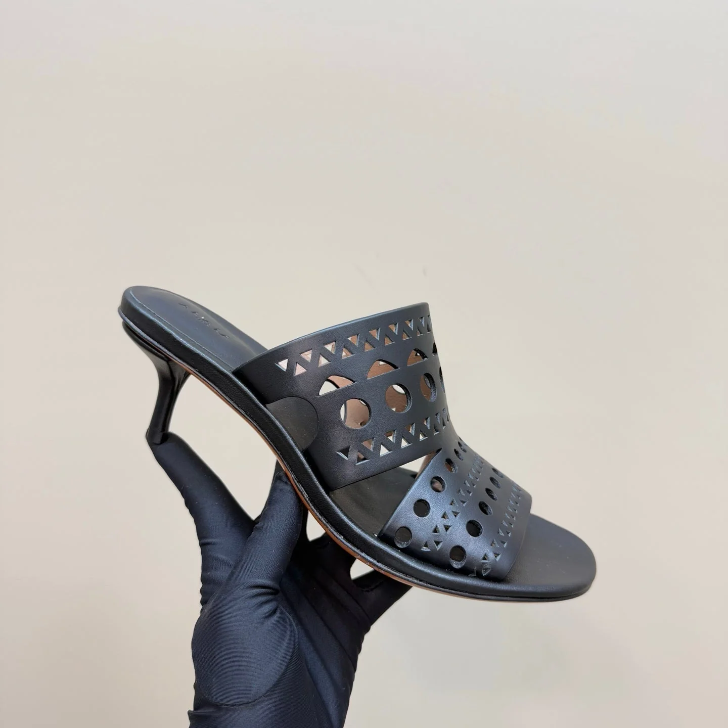 Alaia Vienne Cutout Kitten-Heel Slide Sandals Black Sheepskin 299661 - Image 4