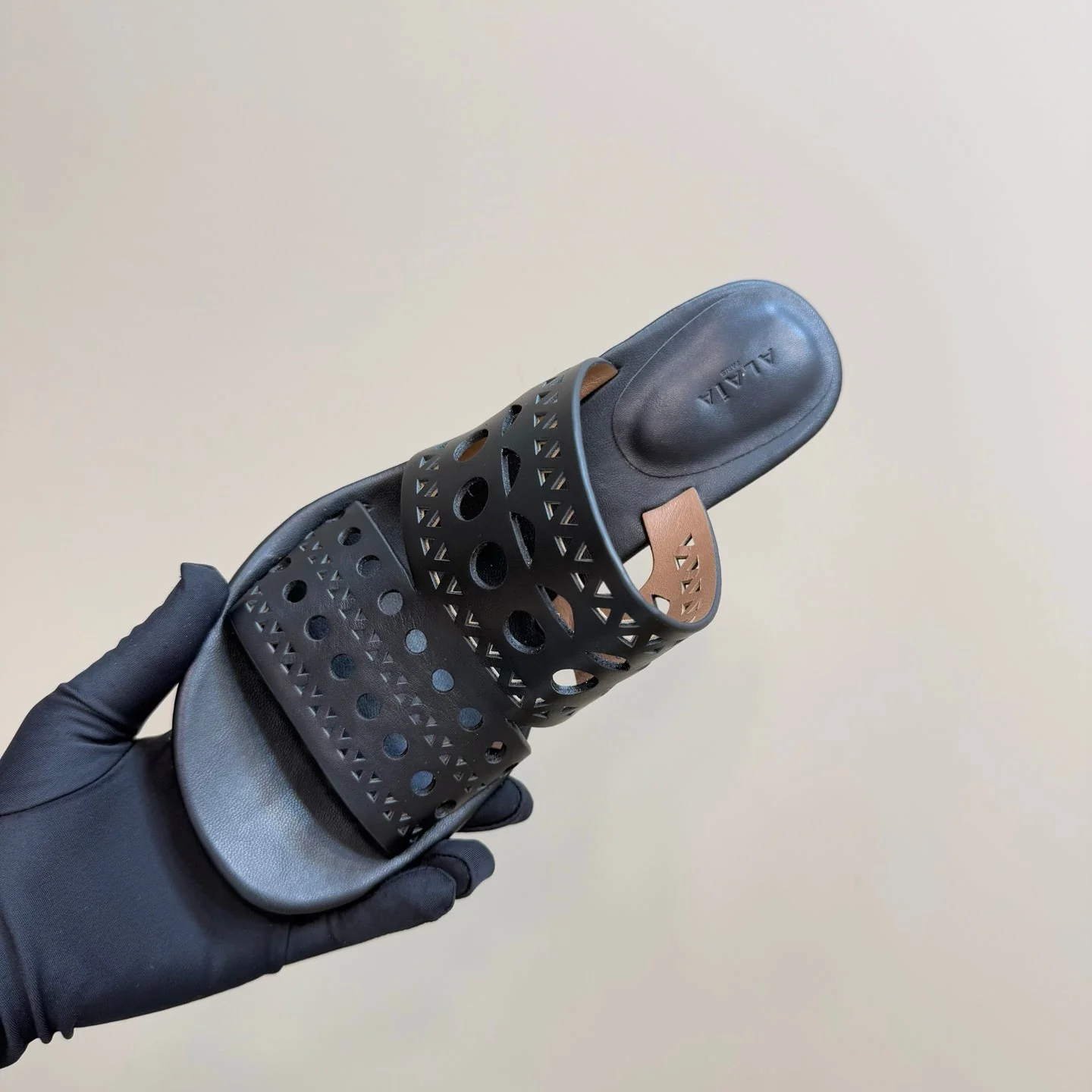 Alaia Vienne Cutout Kitten-Heel Slide Sandals Black Sheepskin 299661 - Image 2