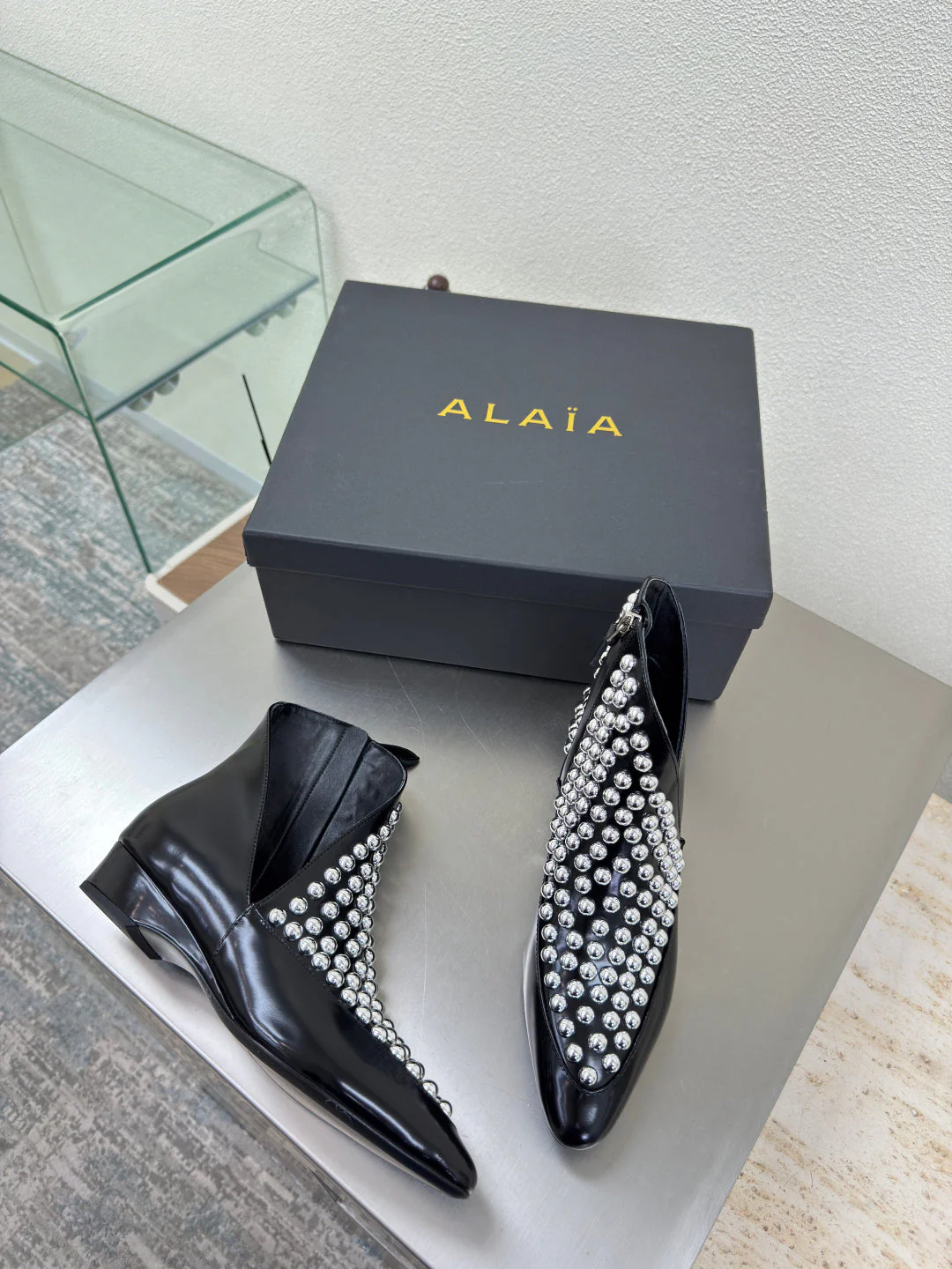 ALAIA Rivet ankle boots black cowhide leather 471093 - Image 6